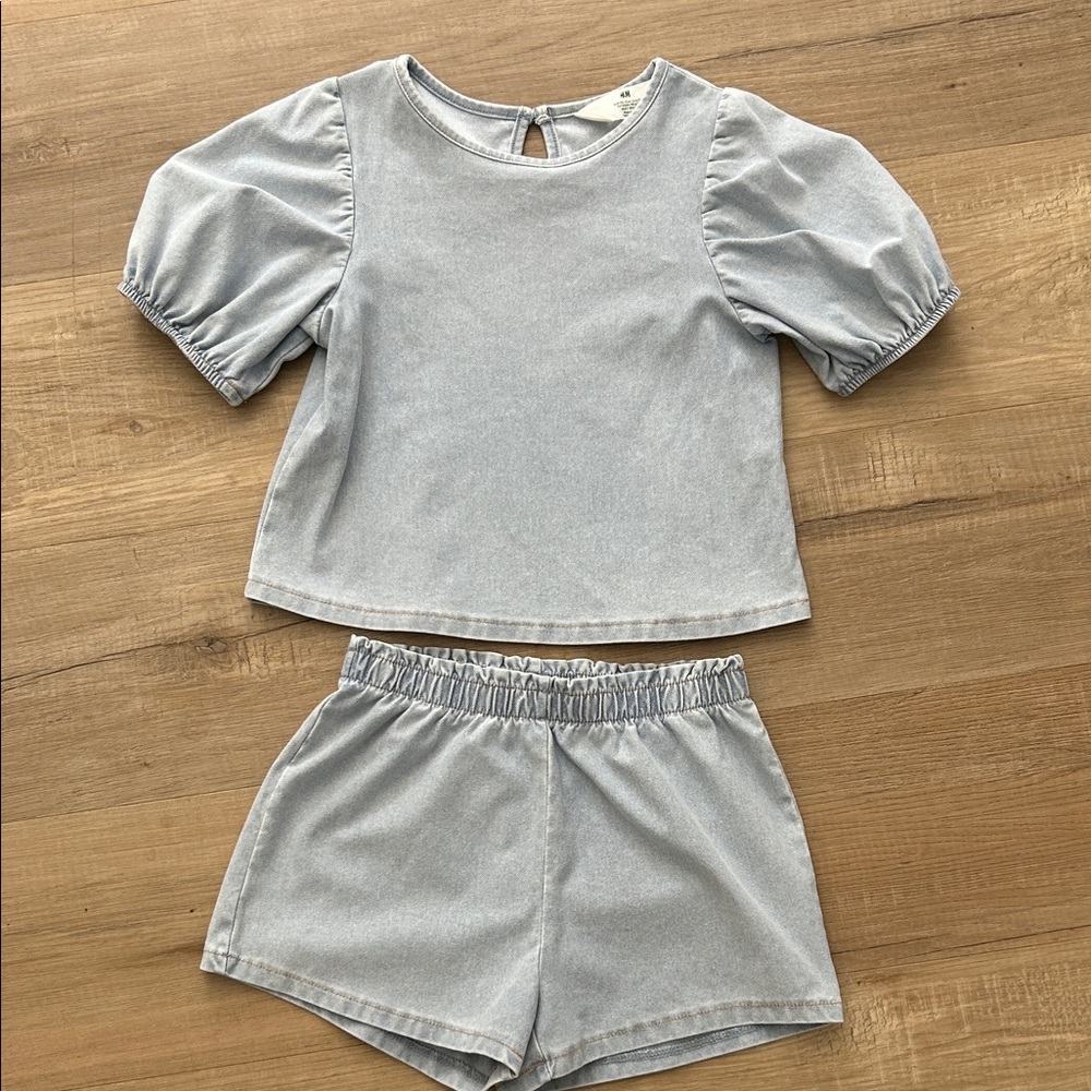 EUC- Two-Piece Light Blue Lounge Set - Puff Sleeve Top & Elastic Waist Shorts